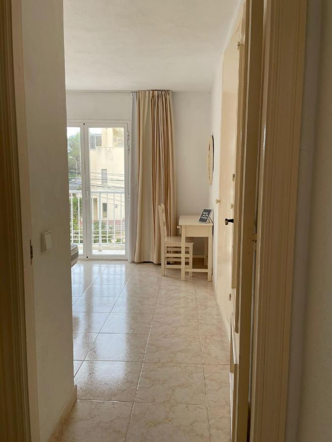 Apartamentos Torres Cardona  Cala Llonga  Exterior foto