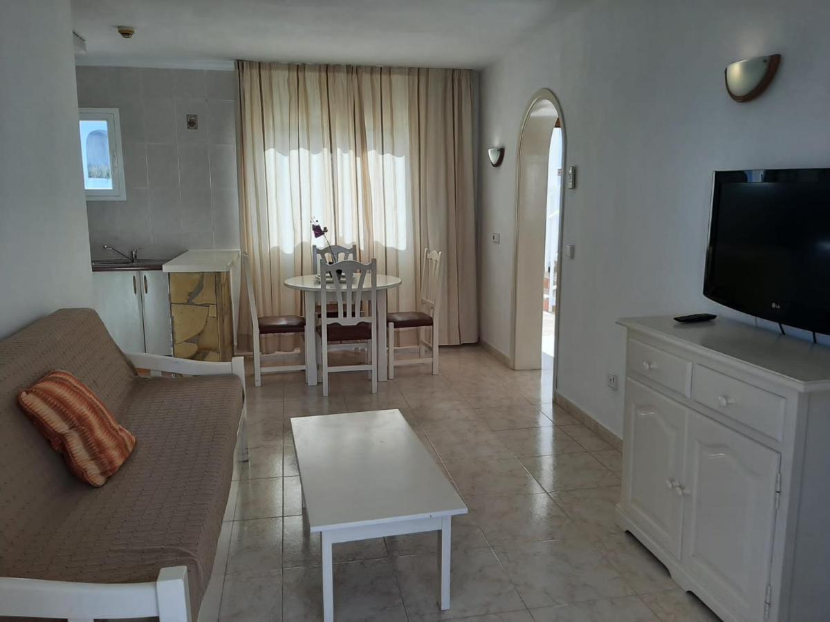 Apartamentos Torres Cardona  Cala Llonga  Exterior foto