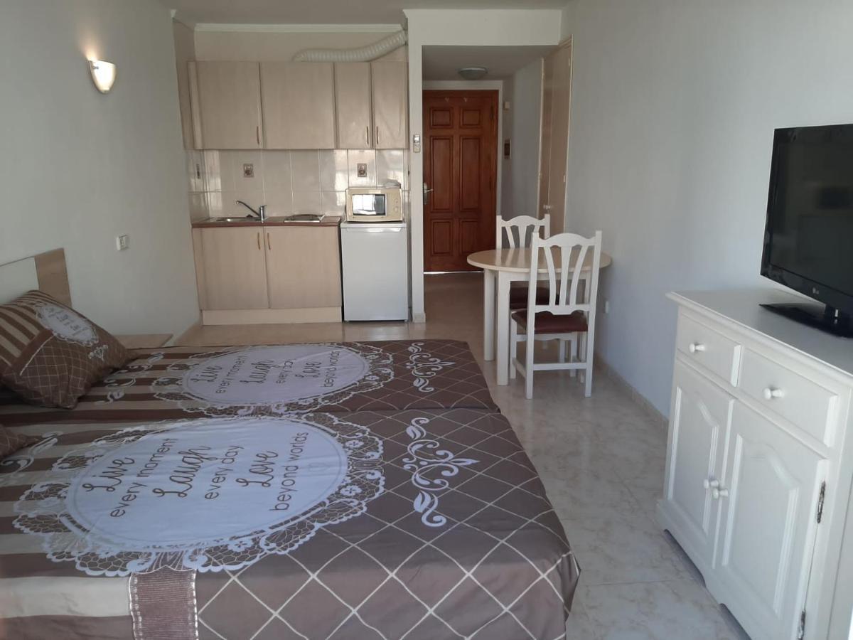 Apartamentos Torres Cardona  Cala Llonga  Exterior foto